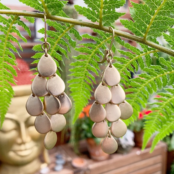Jewelry - Gold Tone Chandelier Dangle Earrings